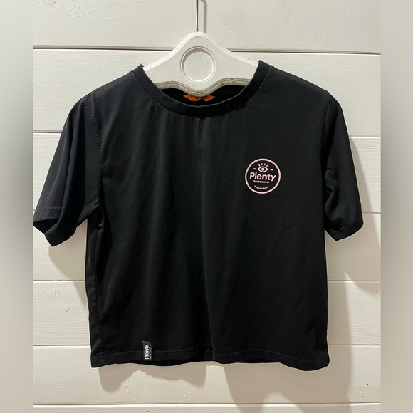 PLENTY HUMANWEAR – BLACK TEE WITH LOGO PRINT | SIZE L | C - Picture 1 of 9